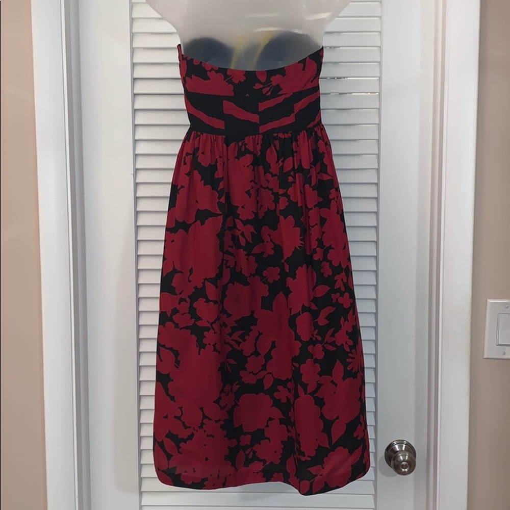 Tibi | Sweetheart Strapless Midi dress | Red & Black Floral Print - Picture 2 of 9